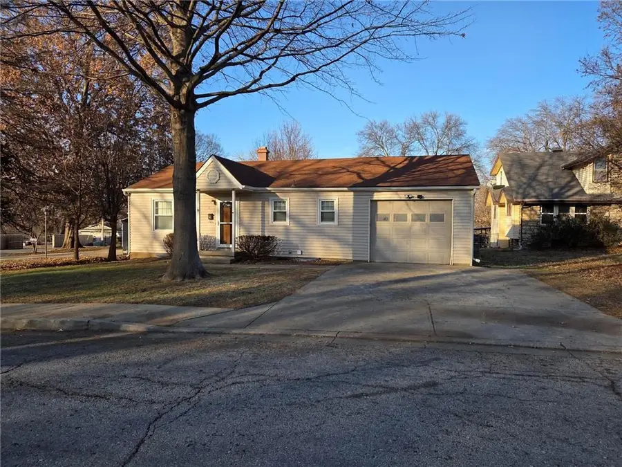 832 W Charles Street, Independence, MO 64055 - Image #2