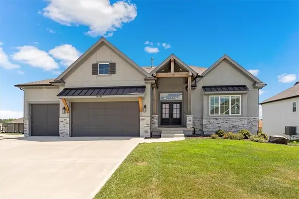 16649 S Tomashaw Street, Olathe, KS 66062