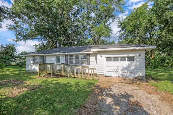 306 S Iowa Street, Archie, MO 64725