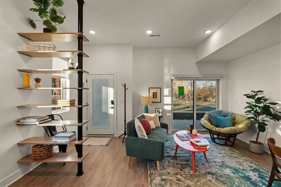 1209 E 29th Street, Kansas City, MO 64109 - Image #2