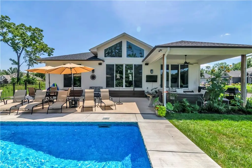 21 Bison Falls Circle, Lake Winnebago, MO 64034 - Image #1