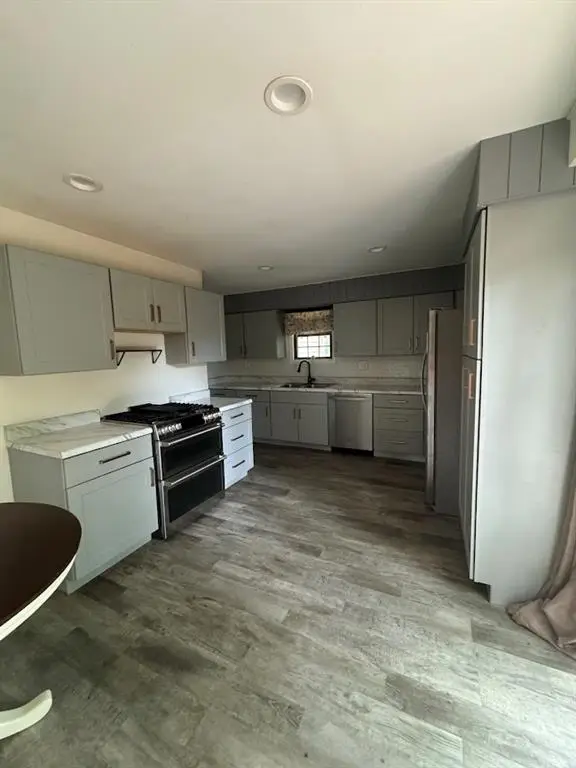 2011 N Hines Road, Independence, MO 64058