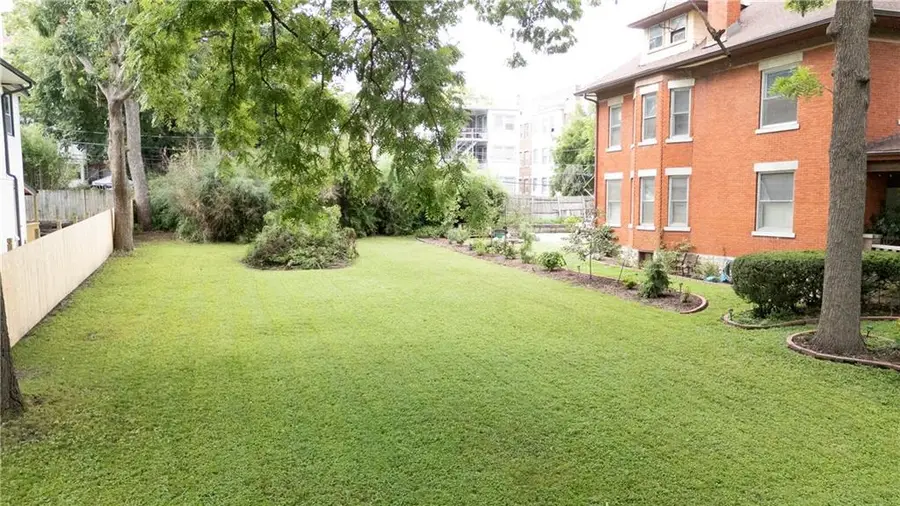 3532 Wyandotte Street, Kansas City, MO 64111 - Image #2