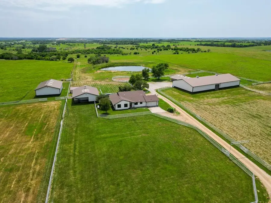 4421 NW 94th Road, Topeka, KS 66618 - Image #2