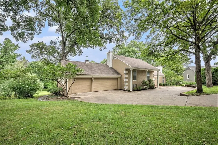 9815 Overbrook Court, Leawood, KS 66206 - Image #3