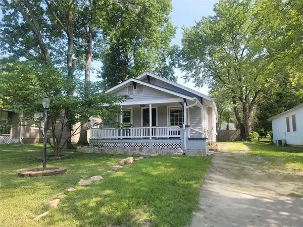 1324 Pacific Avenue, Osawatomie, KS 66064