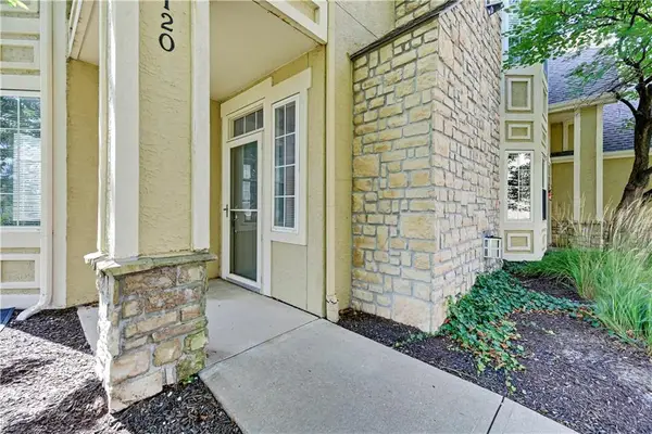 4523 W 159th Terrace #120, Overland Park, KS 66085