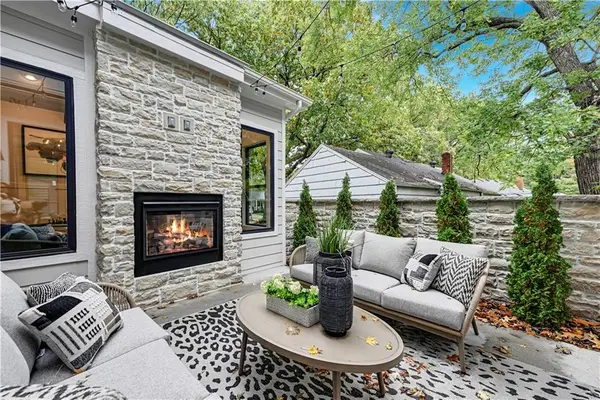 5111 W 72nd Terrace, Prairie Village, KS 66208