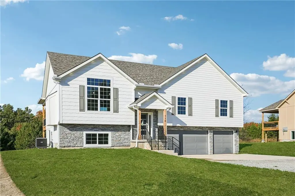 320 NE 51st Road, Warrensburg, MO 64093 - Image #1