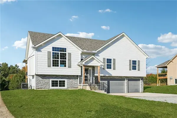 320 NE 51st Road, Warrensburg, MO 64093