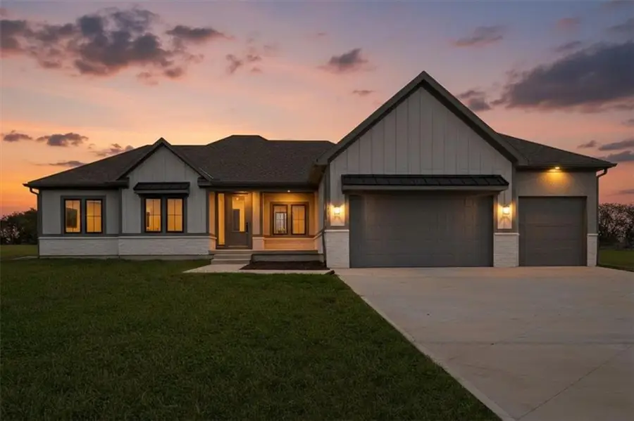 13511 Woodland Ranch Drive, Lees Summit, MO 64086 - Image #2