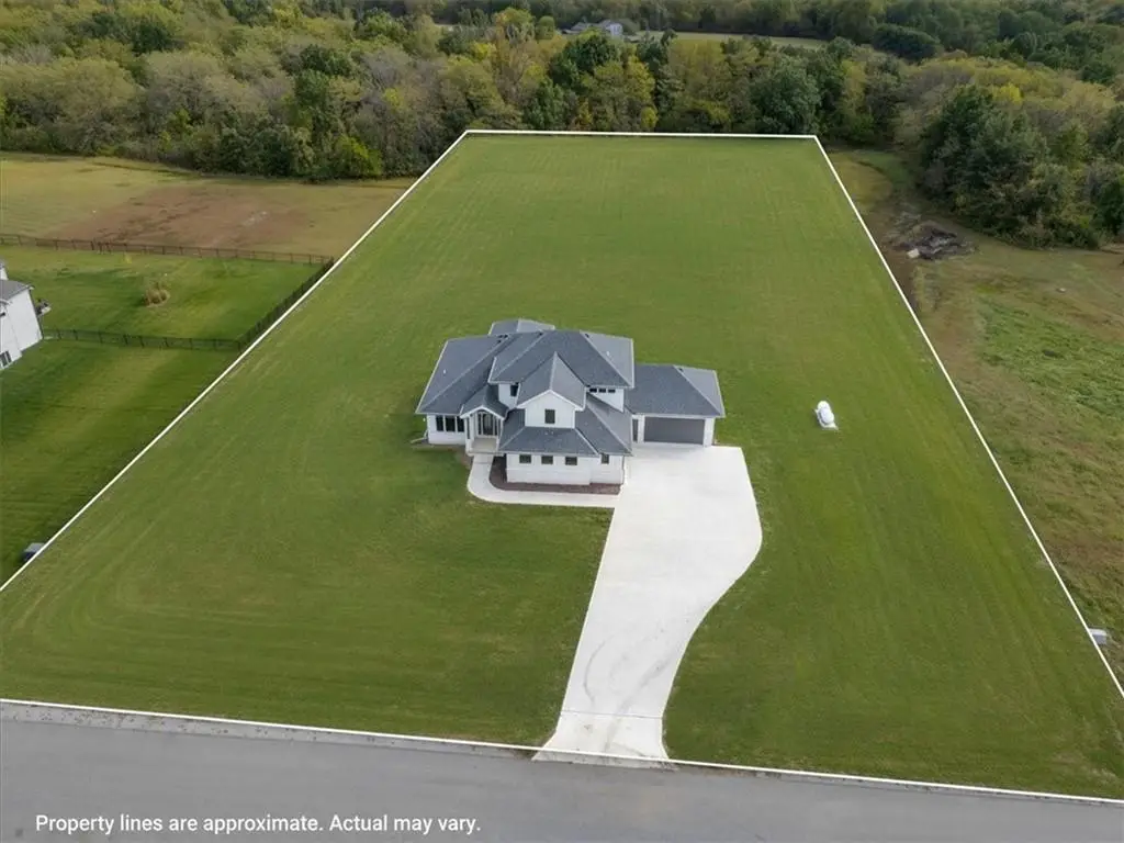 13311 Woodland Ranch Drive, Lone Jack, MO 64086 - Image #1