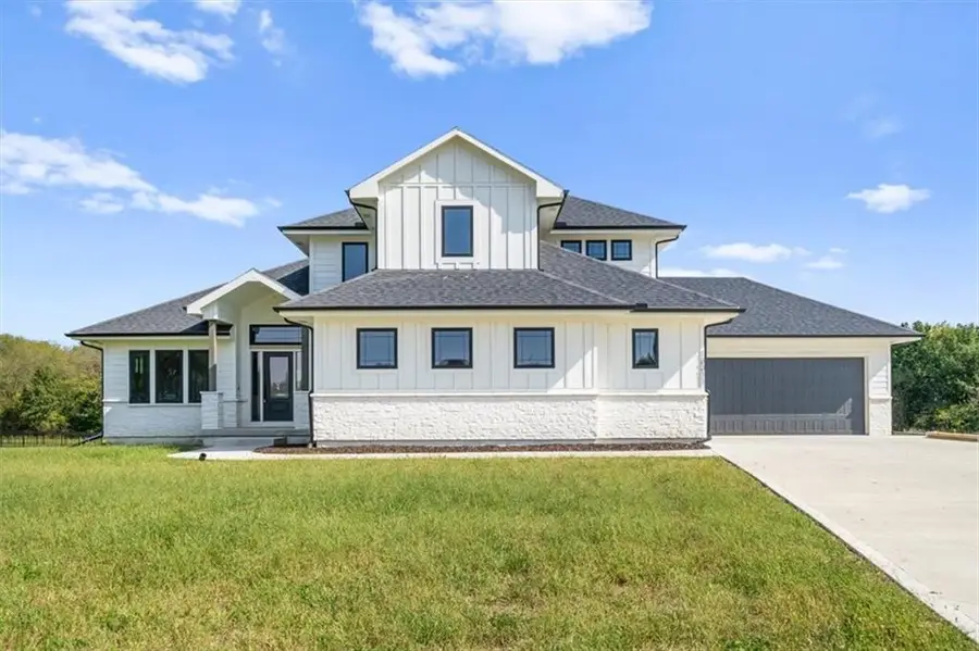 13311 Woodland Ranch Drive, Lone Jack, MO 64086 - Image #3