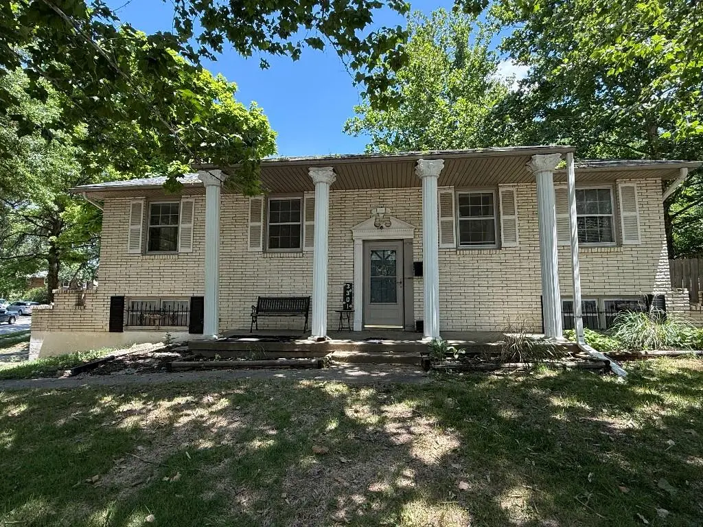 3301 E 106th Terrace, Kansas City, MO 64137 - Image #1