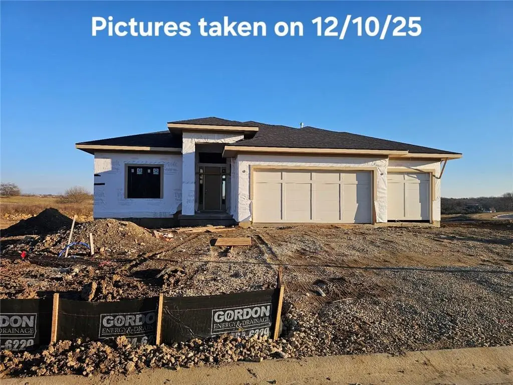 11271 S Sunray Drive, Olathe, KS 66061 - Image #1