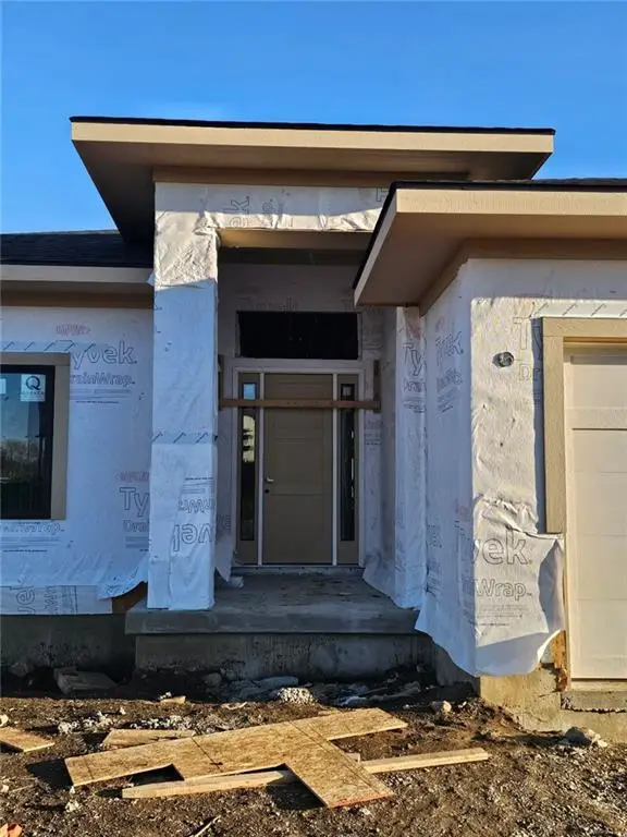 11271 S Sunray Drive, Olathe, KS 66061 - Image #2