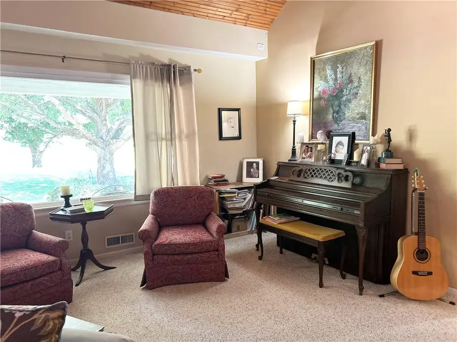 2620 Clay Street, Saint Joseph, MO 64501 - Image #2