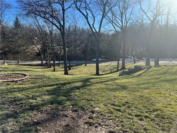 12101 E 65th Court, Kansas City, MO 64133