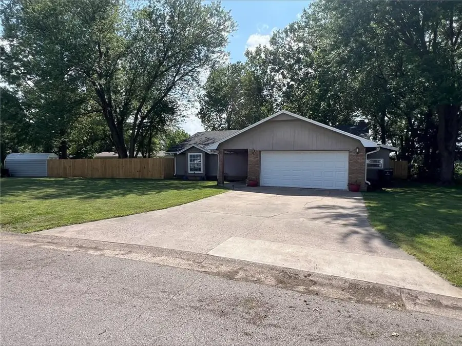 308 Caroline Drive, Frontenac, KS 66763 - Image #2