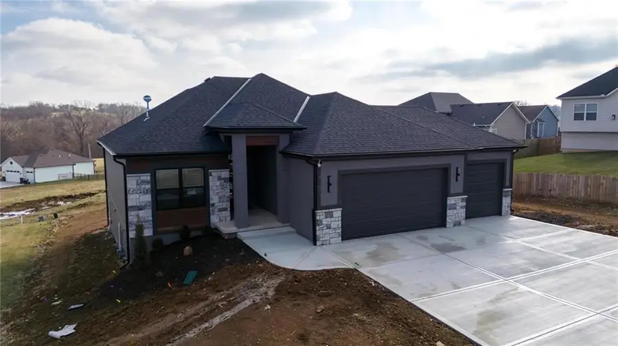 19101 Library Drive, Weston, MO 64098 - Image #2