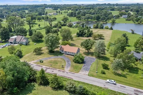 25204 S Blinker Light Road, Harrisonville, MO 64701