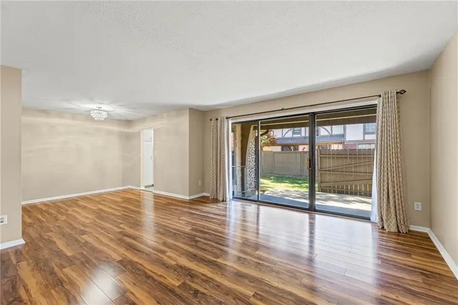 7433 W 102nd Court, Overland Park, KS 66212 - Image #2