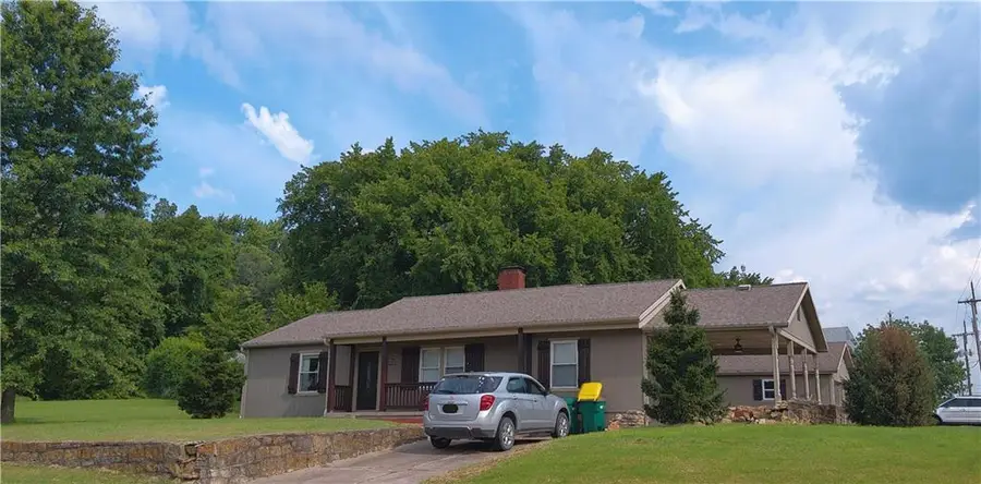 1034 E Peoria Street, Paola, KS 66071 - Image #2