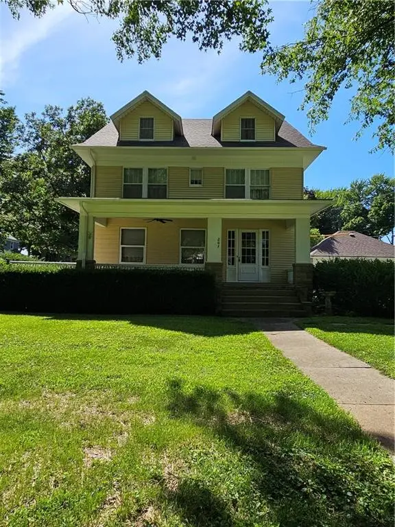 207 S Ives Street, Highland, KS 66035