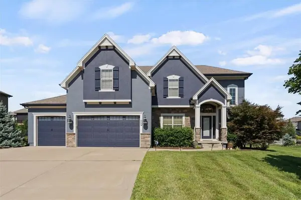 216 SW Ansel Adams Drive, Lee's Summit, MO 64081