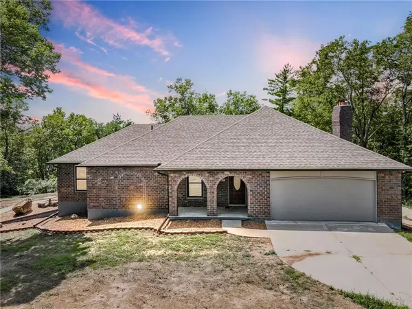 1000 Woodcliffe Drive, Richmond, MO 64085