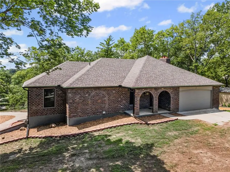 1000 Woodcliffe Drive, Richmond, MO 64085 - Image #2