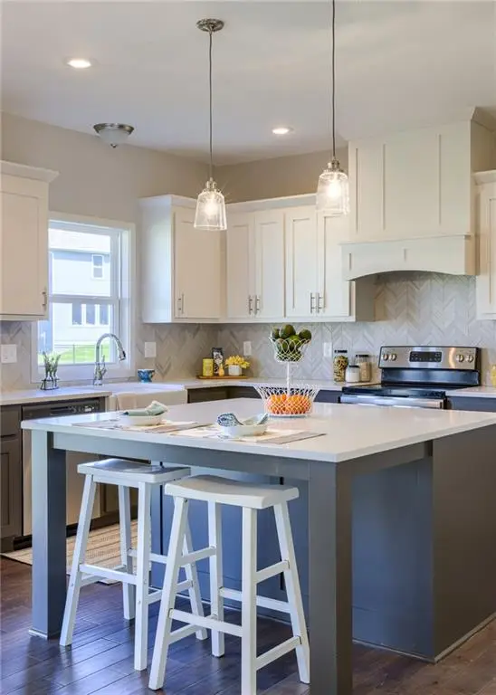 9284 Zarda Drive, Lenexa, KS 66227 - Image #3