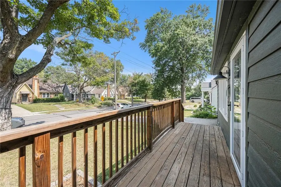 917 E 77th Street, Kansas City, MO 64131 - Image #2