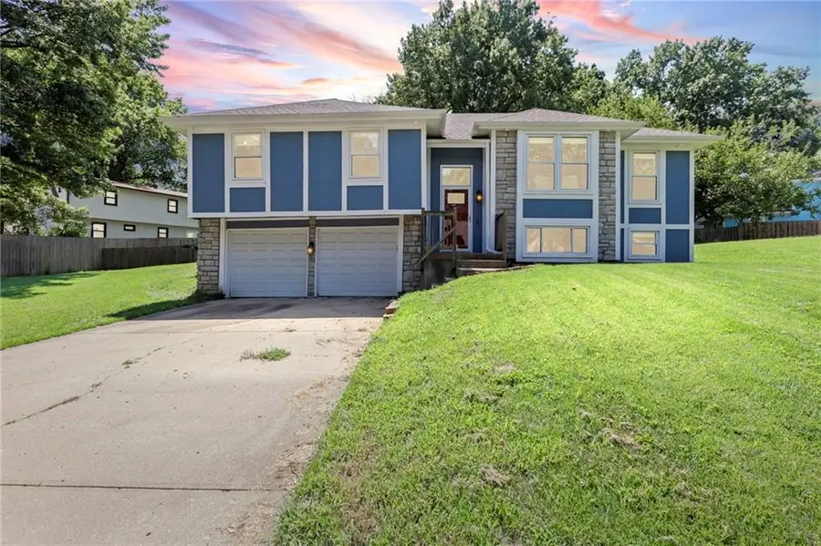 14206 S Locust Street, Olathe, KS 66062 - Image #2