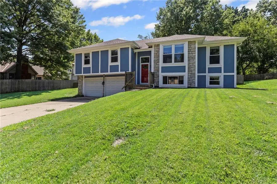14206 S Locust Street, Olathe, KS 66062 - Image #3