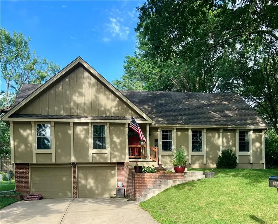 6705 NW Mirror Lake Terrace, Parkville, MO 64152 - Image #1