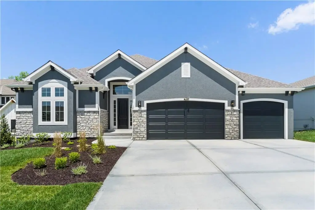 10332 N Potter Avenue, Kansas City, MO 64157 - Image #1