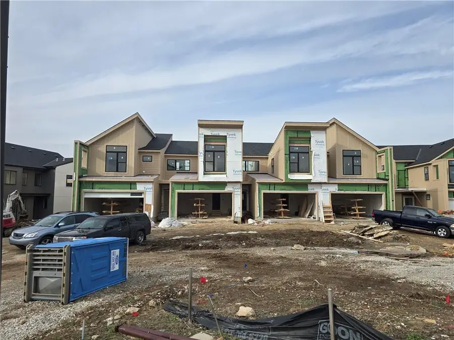 9307 Aminda Street, Lenexa, KS 66227 - Image #3