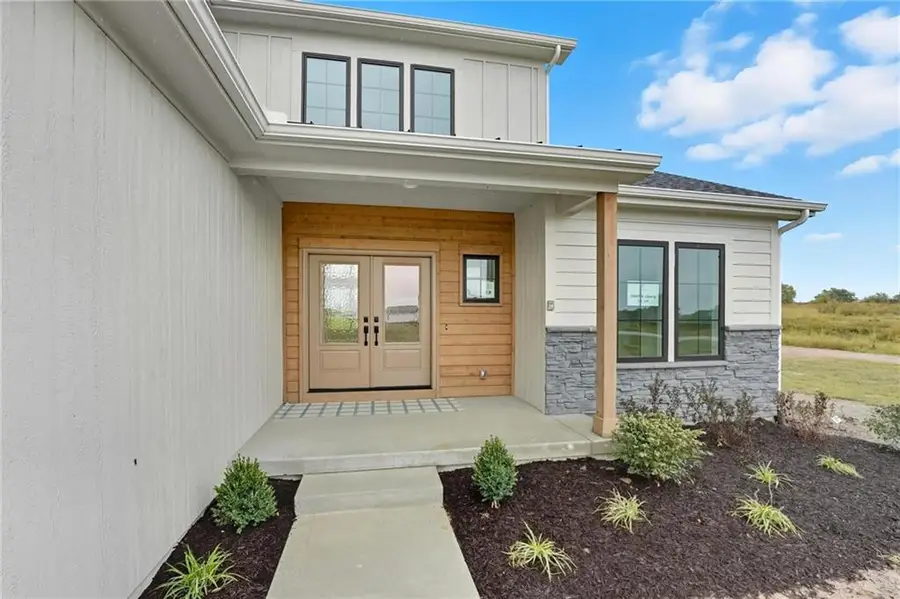 10407 N Liberty Street, Kansas City, MO 64155 - Image #2