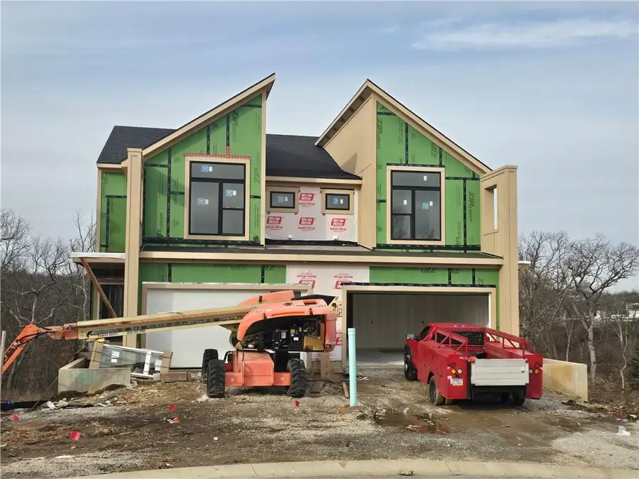 9313 Aminda Street, Lenexa, KS 66227 - Image #2