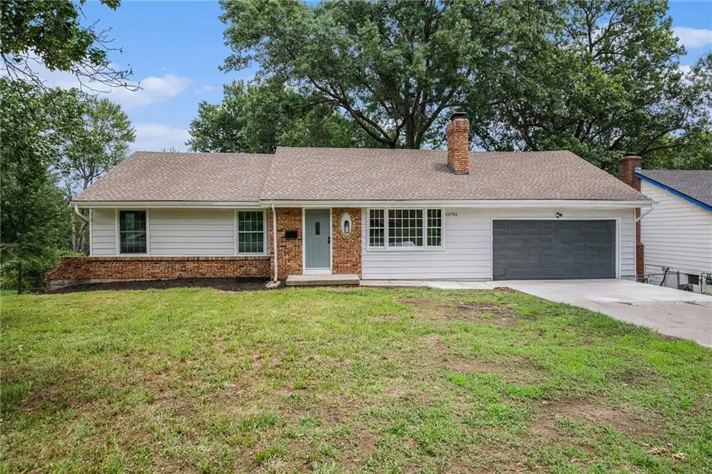 10701 Grandview Road, Kansas City, MO 64137 - Image #1