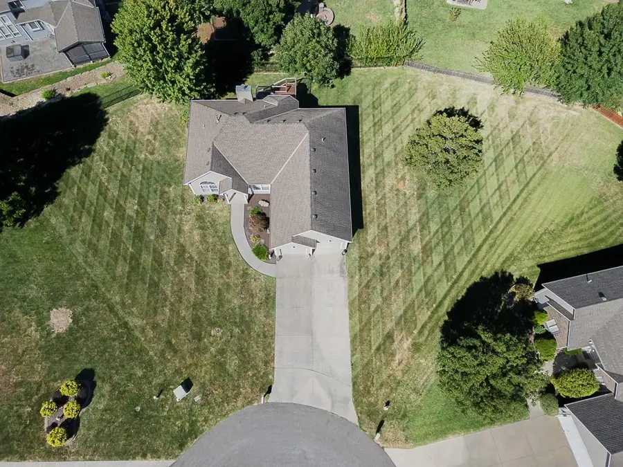 12512 Pine Valley Drive, Kansas City, KS 66109 - Image #3