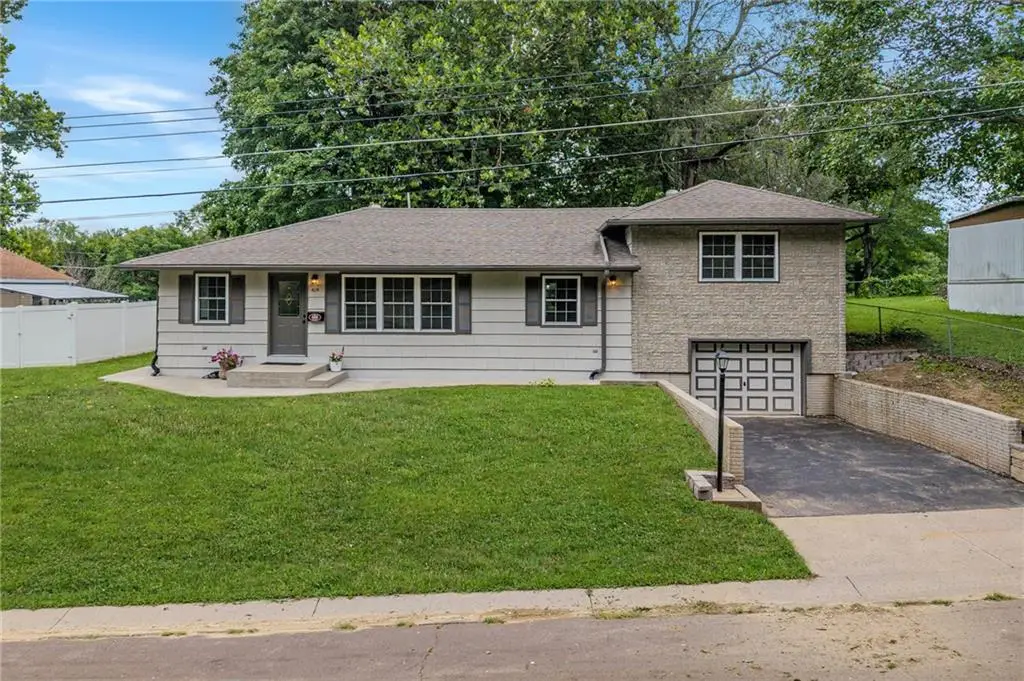 606 S 23rd Terrace, Lexington, MO 64067 - Image #1