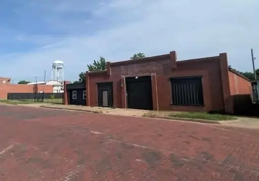 111 E Butler Street, Yates Center, KS 66783 - Image #1