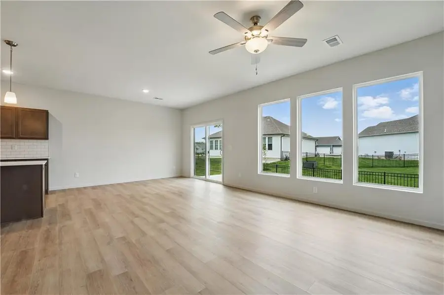 27007 E Oak View Drive, Lees Summit, MO 64086 - Image #2