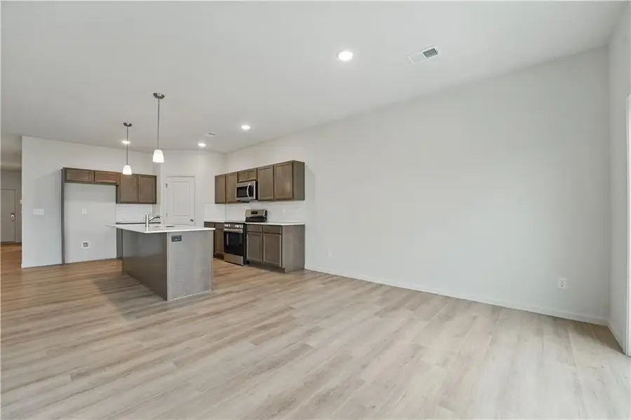 27007 E Oak View Drive, Lees Summit, MO 64086 - Image #3