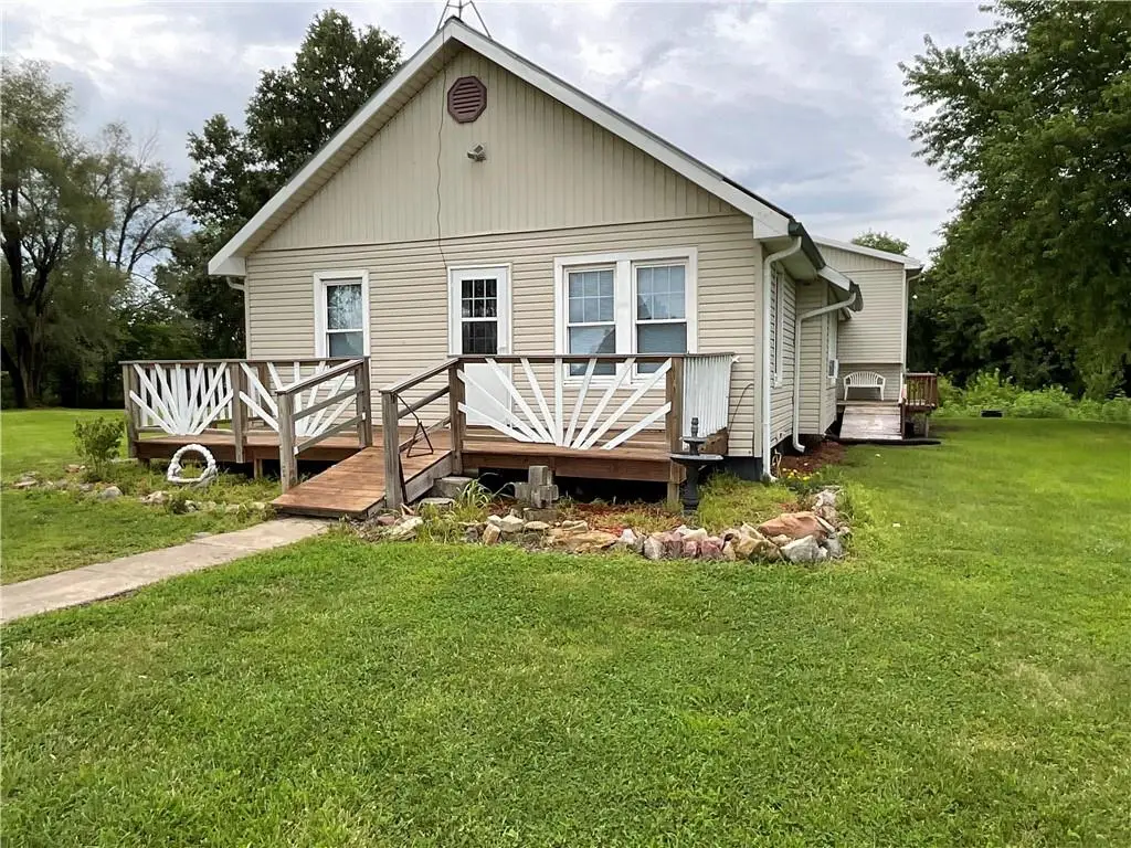 18615 137th Street, Pattonsburg, MO 64670 - Image #1