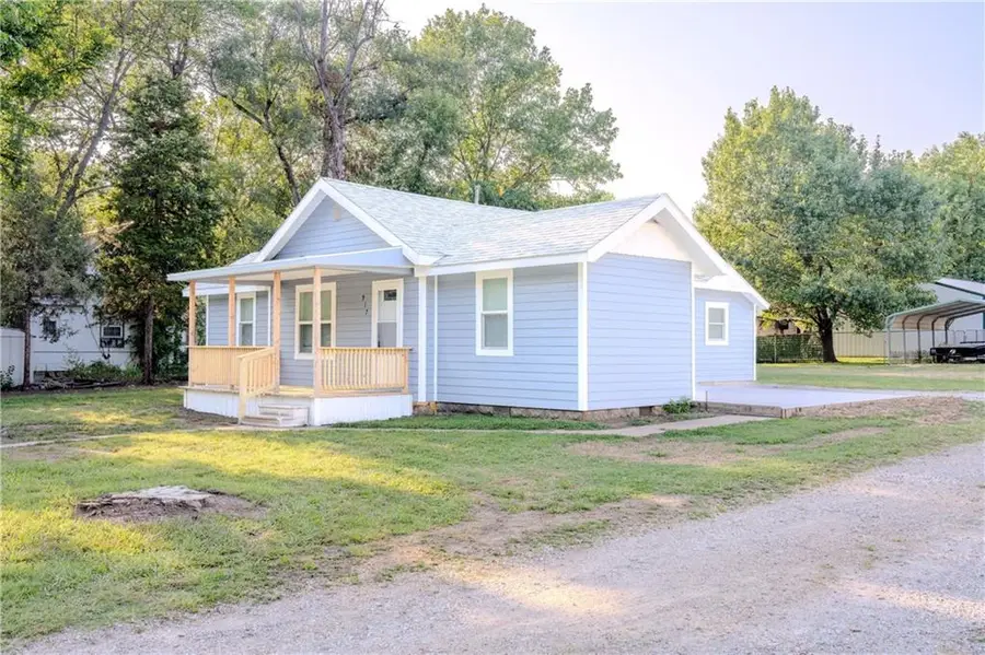 917 Adams Street, Fredonia, KS 66736 - Image #2