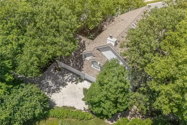 26266 W 110th Terrace, Olathe, KS 66061