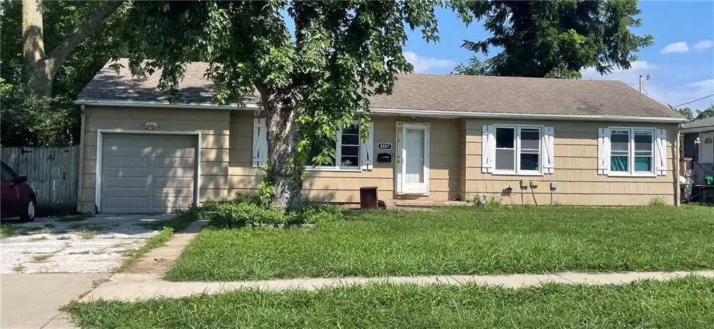 8221 Travis Street, Overland Park, KS 66204 - Image #1